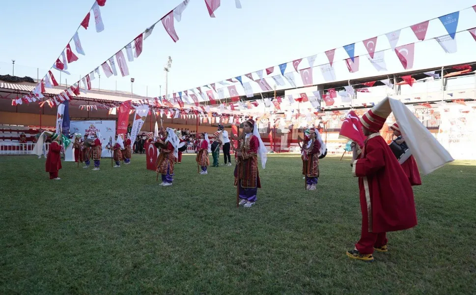 Yaz Spor Okulları Coşkulu Törenle Kapılarını Açtı