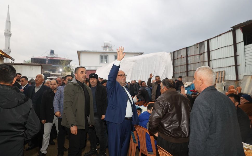 Yüz Yüze 100. Mahallede: Başkan Akpınar Gönüllere Dokunan Buluşmalarını Sürdürüyor