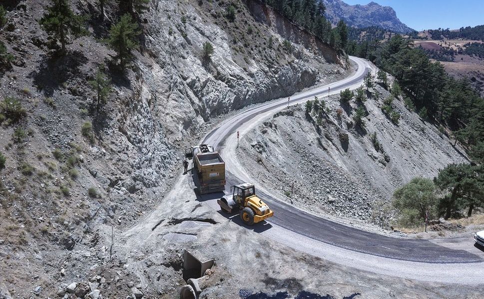 Büyükşehir’den Ekinözü Kırsalında Ulaşıma Güç Katan Yatırım