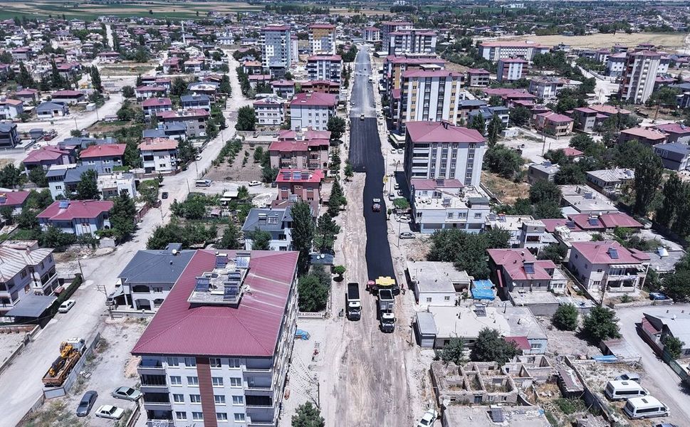 Büyükşehir, Elbistan Darende Caddesi’nde Dönüşüm Başlattı