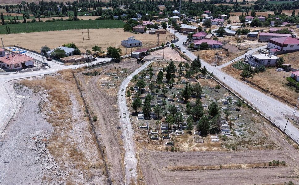 Büyükşehir, Elbistan Gündere Mezarlığı’nın Çehresini Yeniliyor
