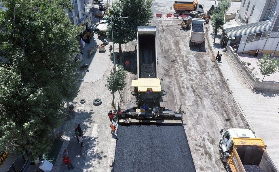 Büyükşehir, Elbistan Söğütlü Caddesi’ni Modern Görünümüne Kavuşturuyor