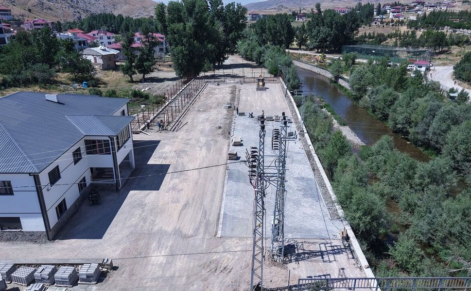 Büyükşehir’den Elbistan Karahasanuşağı’nda Parke Çalışması