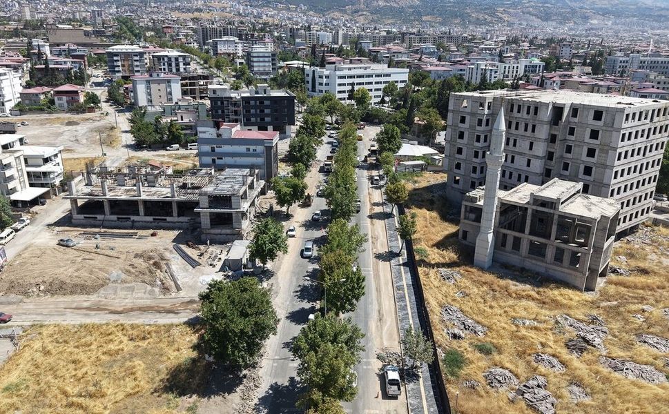 Büyükşehir, Dulkadiroğlu Lütfi Köker Bulvarı’nda Dönüşüm Başlattı
