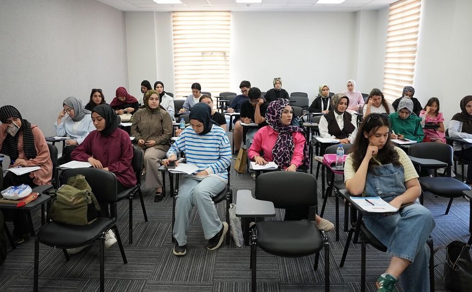 Pusula Maraş ile Gençlerin Akademik Gelişimine Destek