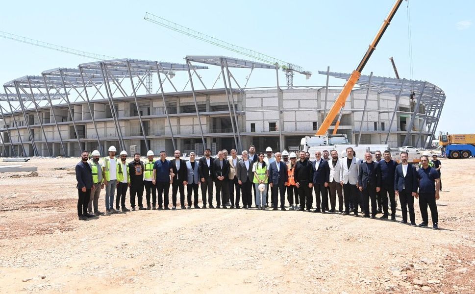 Kahramanmaraş Stadyumu Yükseliyor