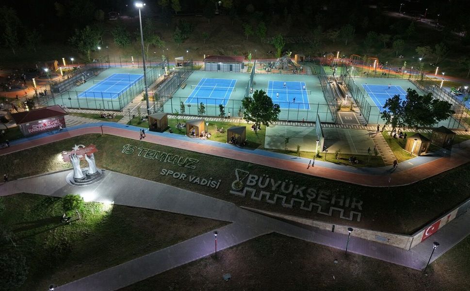 Büyükşehir, Tenis Kortlarında Çevrimiçi Rezervasyon Sistemini Başlattı