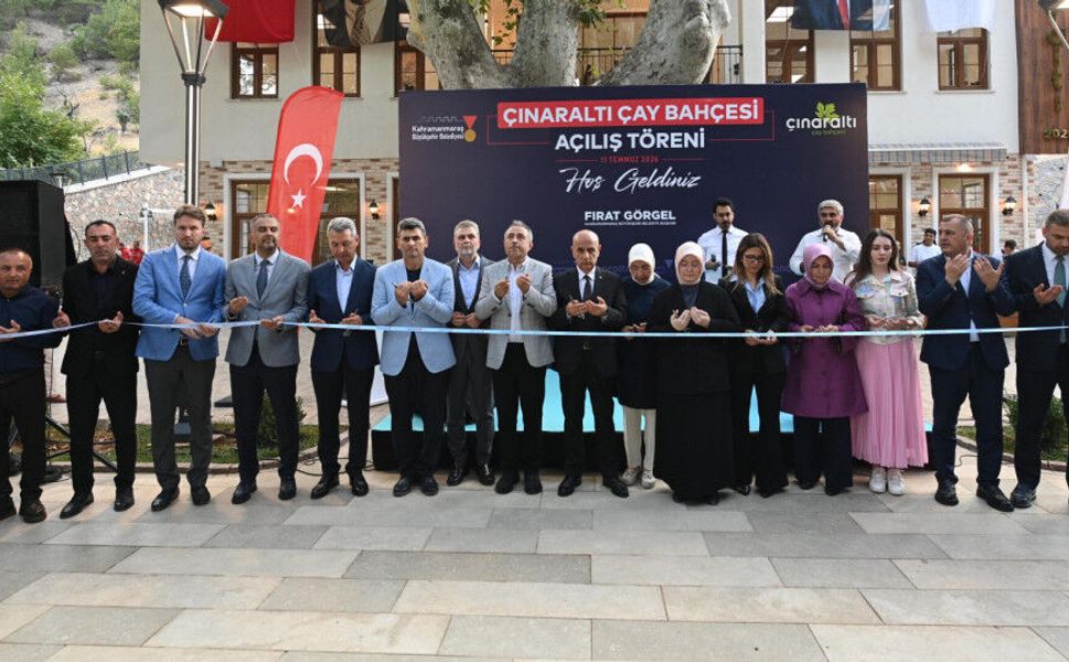 Şehrin Yeni Buluşma Noktası Çınaraltı Çay Bahçesi Hizmete Açıldı