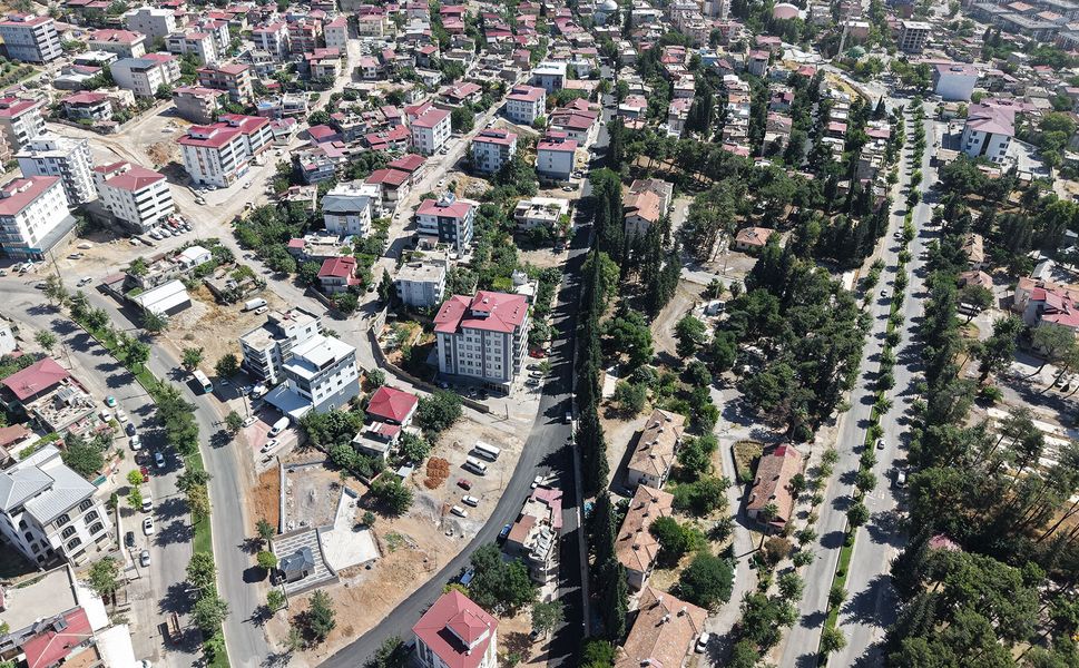 Büyükşehir, Mükremin Halil Caddesi’nde İlk Etabı Tamamladı