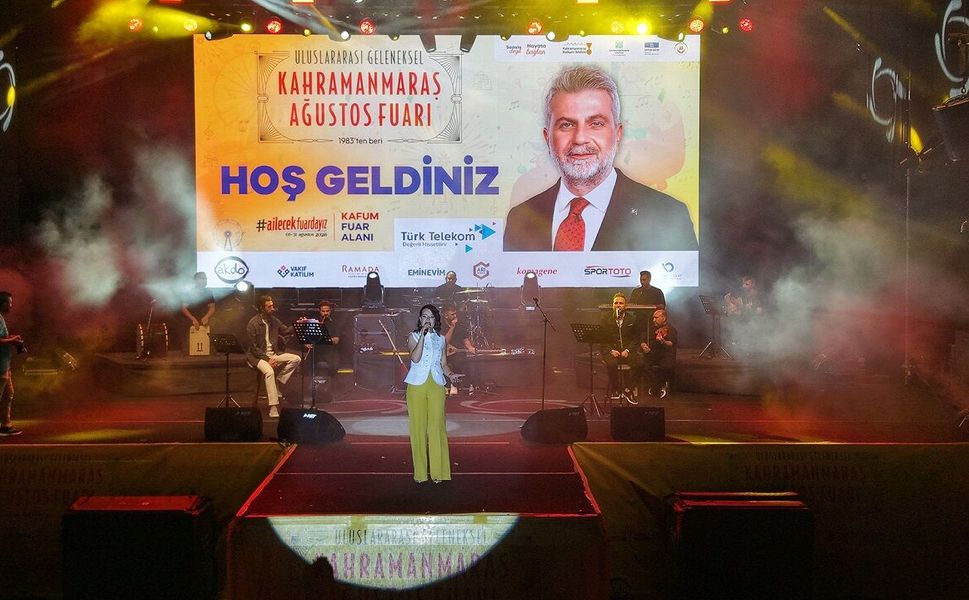 Geleneksel Ağustos Fuarı’nda Türkü ve Şiir Aynı Ezgilerde Buluştu