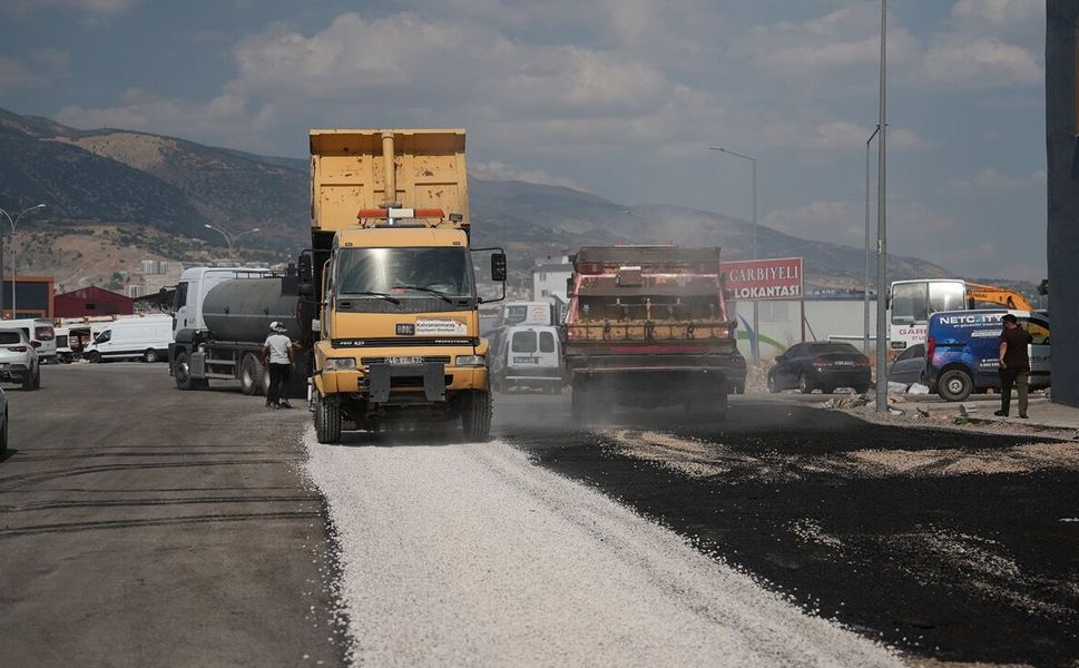 Yeni Sanayi Sitesi’nin Yolları Büyükşehir ile Yenileniyor