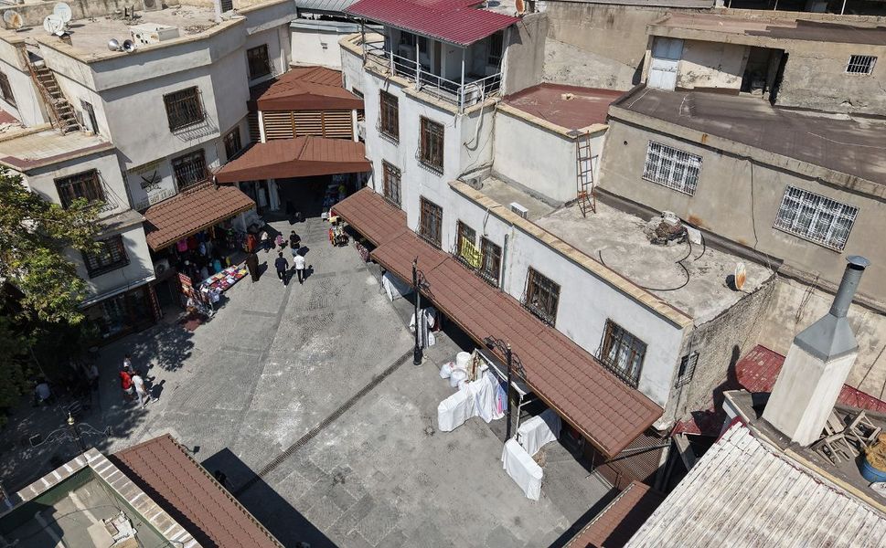 Büyükşehir’den Saraçhane Meydanı’na Tarihle Uyumlu Düzenleme
