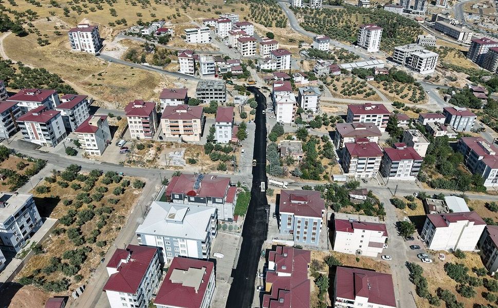 Büyükşehir, Dulkadiroğlu Ballıca Mahallesi’nde Asfalt Mesaisini Sürdürüyor