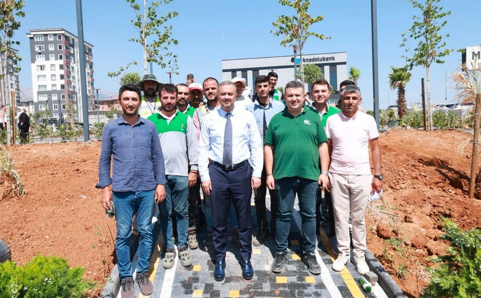 Başkan Toptaş, Mahallelerin Yaşam Kalitesini Artıran Parkları Ziyaret Etti