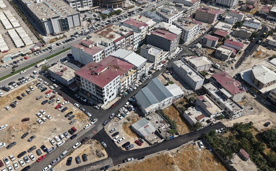 Büyükşehir, Dulkadiroğlu Yahya Kemal’de Asfalta Başladı