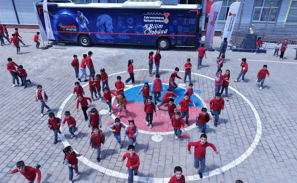 Pusula Maraş’ın Bilim Otobüsü Yeni Eğitim Döneminde de Yollarda