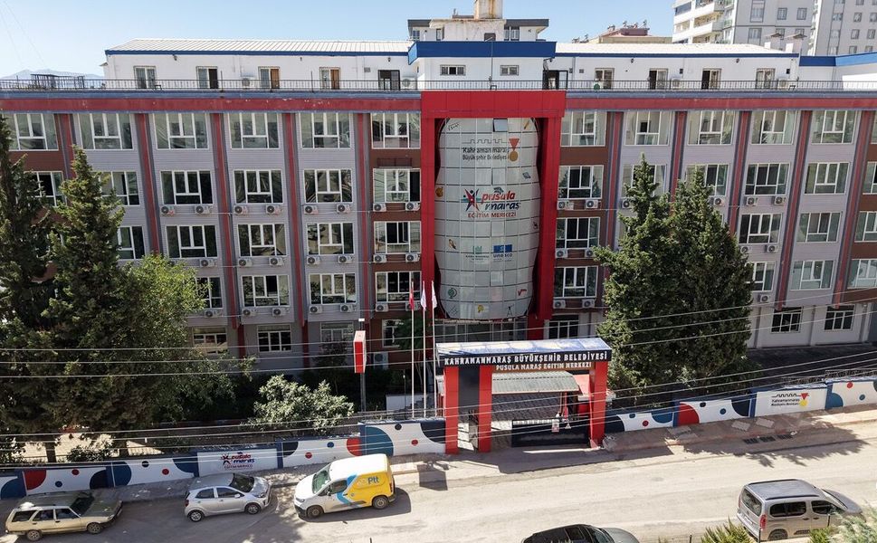Büyükşehir Pusula Maraş Eğitim Merkezi’yle Gençlerin Yanında