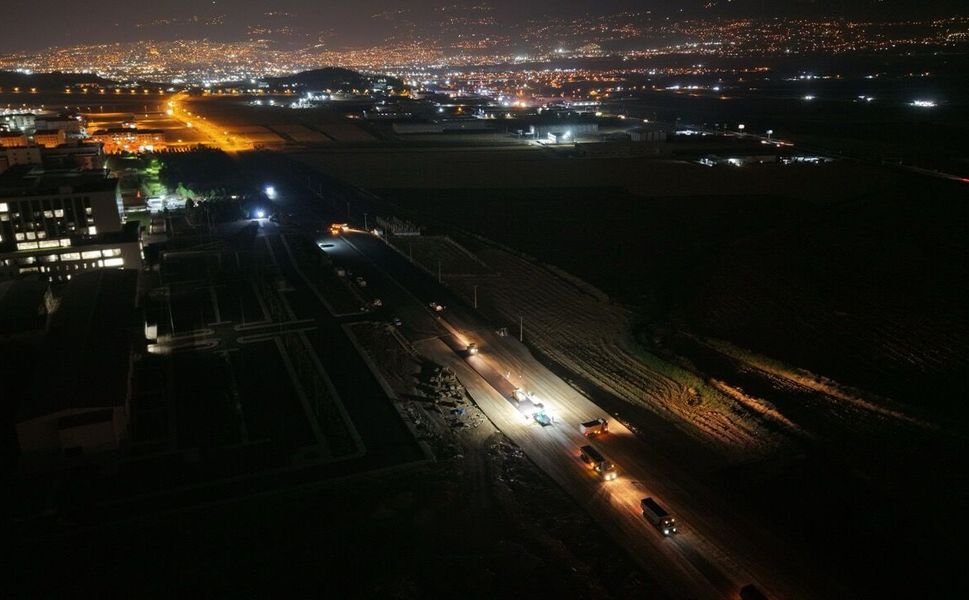 Büyükşehir, Hastane Yollarındaki Dönüşümünü Gece Gündüz Sürdürüyor