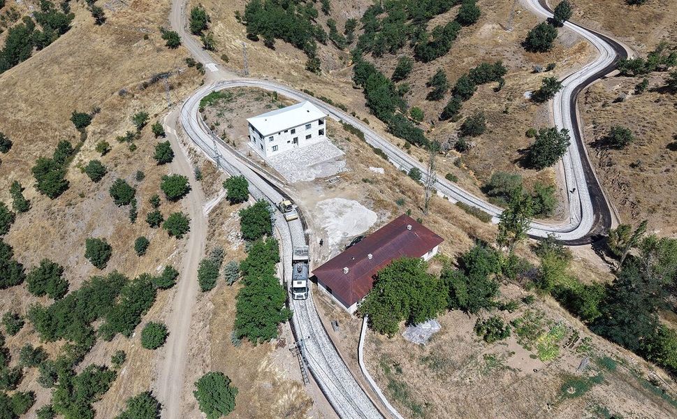 Büyükşehir’den Ekinözü Kırsalında Ulaşımı İyileştiren Bir Yatırım Daha