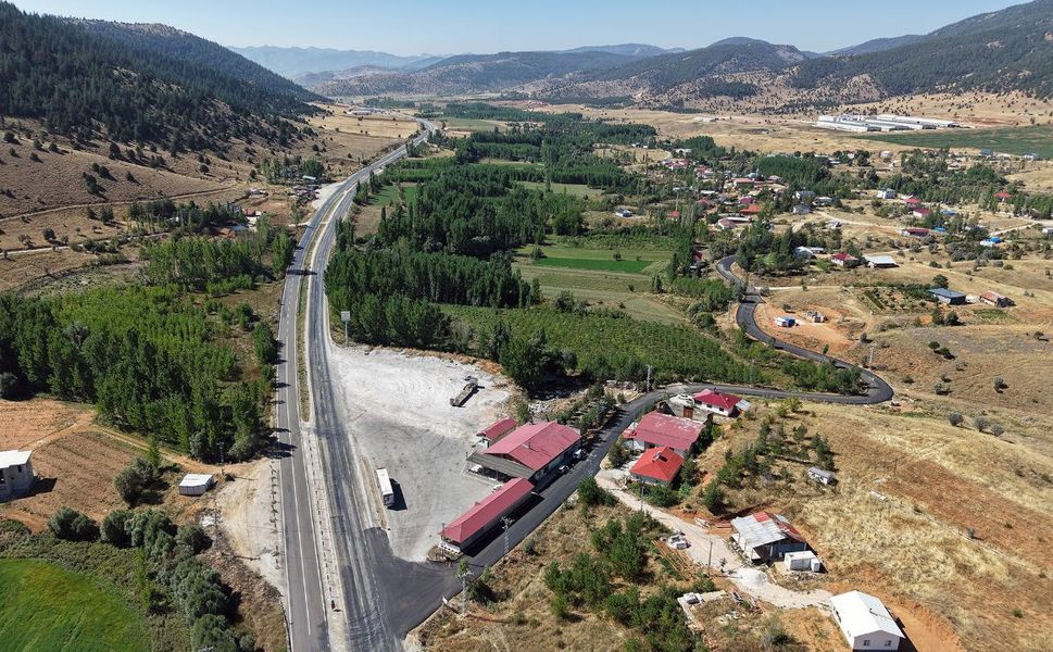 Büyükşehir, Göksun’da Bir Mahallenin Daha Ulaşımını İyileştiriyor