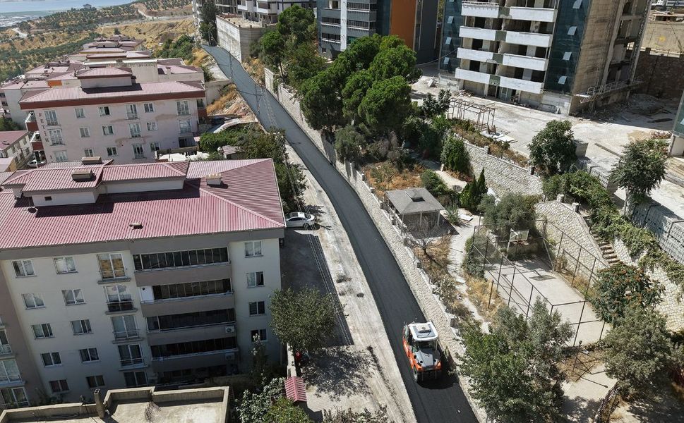 Büyükşehir, Onikişubat Kâtip Çelebi Caddesi’ni Asfaltlıyor
