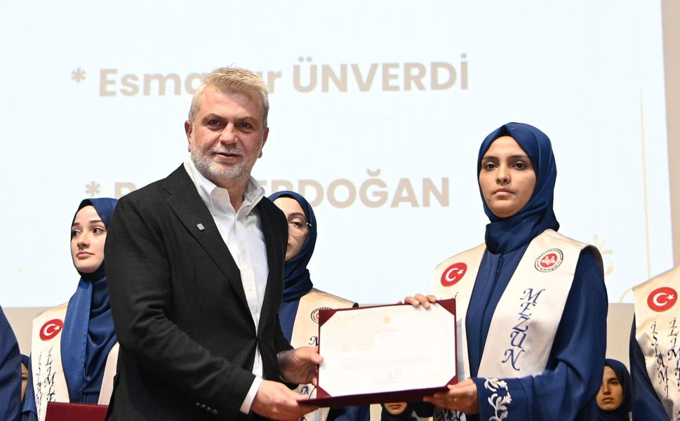 Başkan Görgel, 70 Hafızın Mezuniyet Sevincine Ortak Oldu