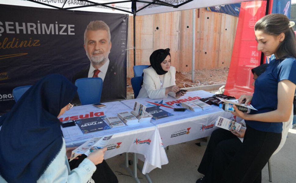 Büyükşehir’den Üniversite Öğrencilerine Şehre İlk Adımda Sıcak Karşılama