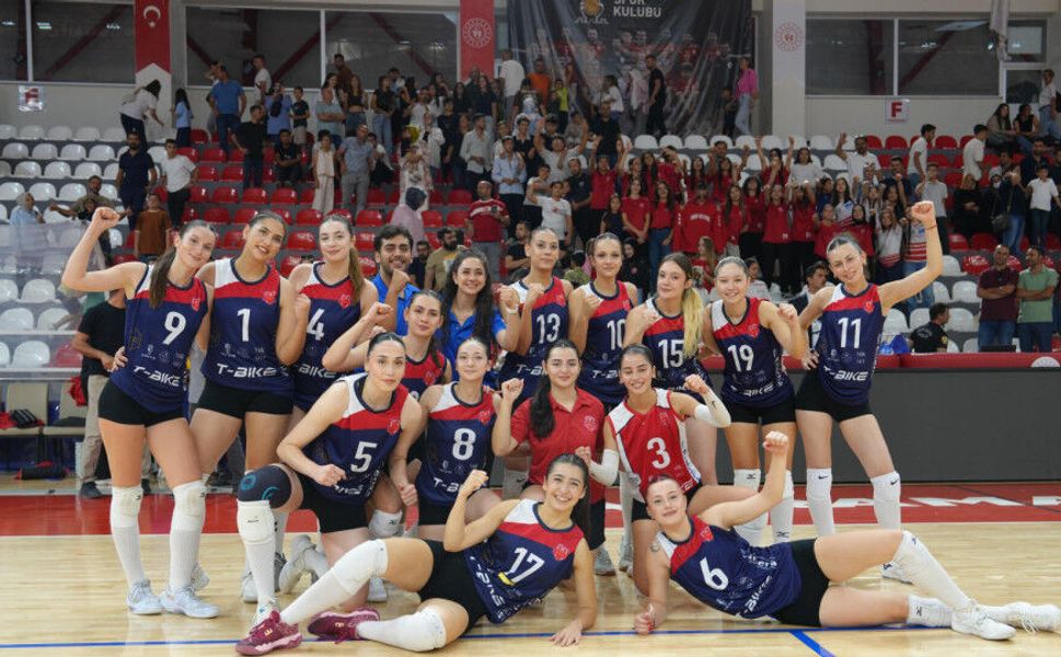Büyükşehir’in Sultanları Lige Fırtına Gibi Başladı