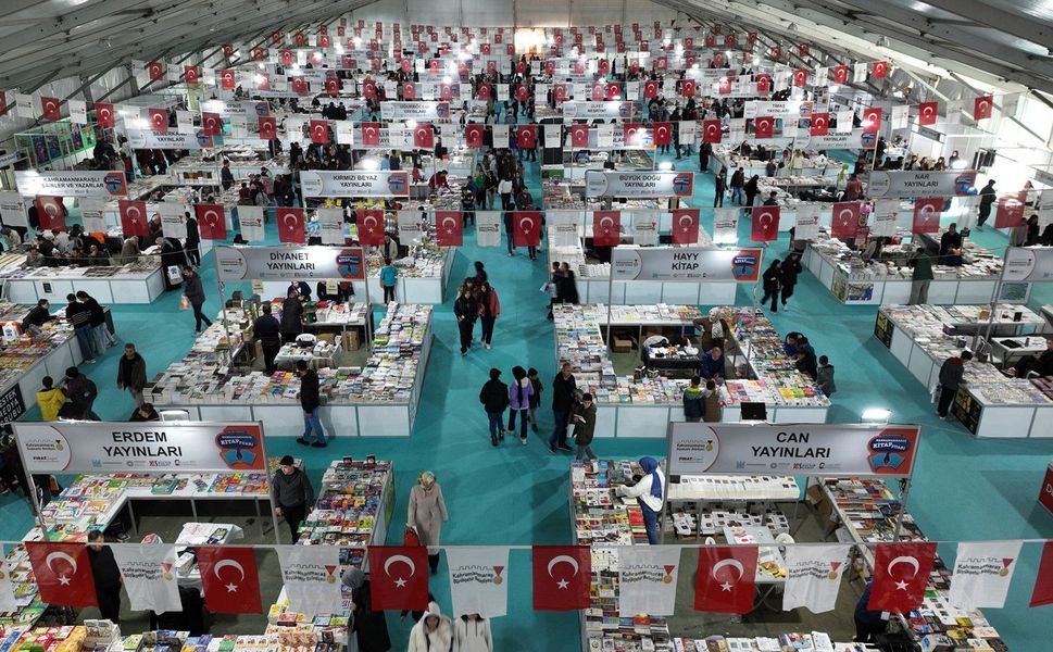 Kitap Fuarının İkinci Günü Dopdolu Geçecek