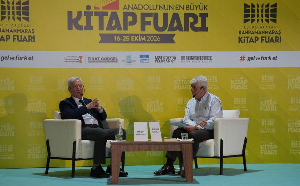 Beşir Ayvazoğlu, Büyükşehir’in Kitap Fuarı’nda Edebiyatı Anlattı