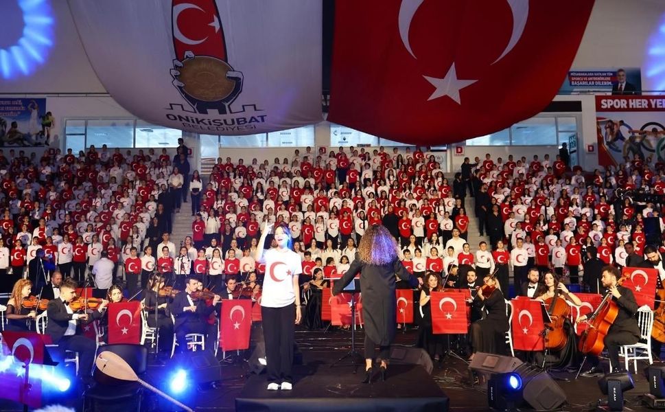 Onikişubat Belediyesi’nden Cumhuriyet’in 103. Yılına 1300 Sesli Dev Konser