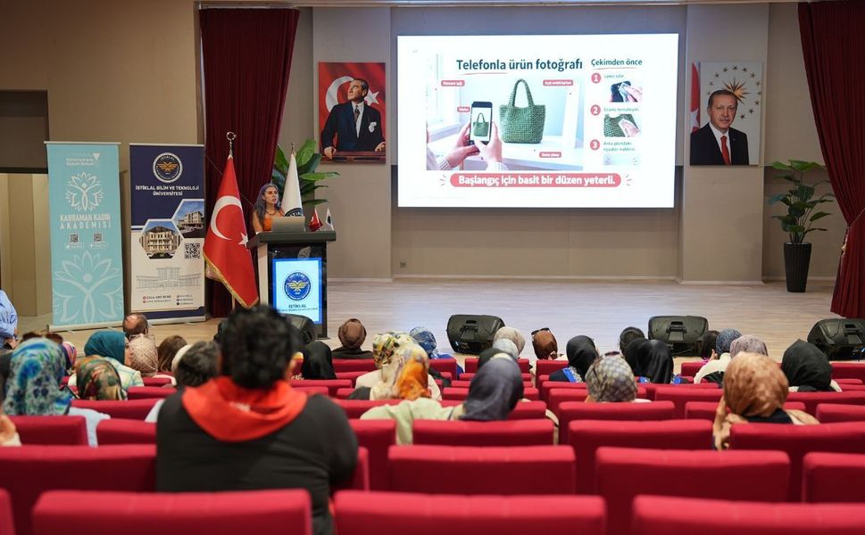 Kadın Üreticiler Büyükşehir’in Destekleriyle Kendilerini Geliştiriyor
