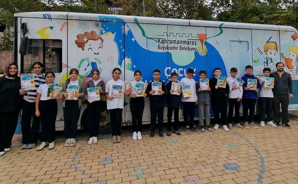 UNESCO Edebiyat Şehri’nde Kitap Sevgisi Mobil Kütüphaneyle Büyüyor