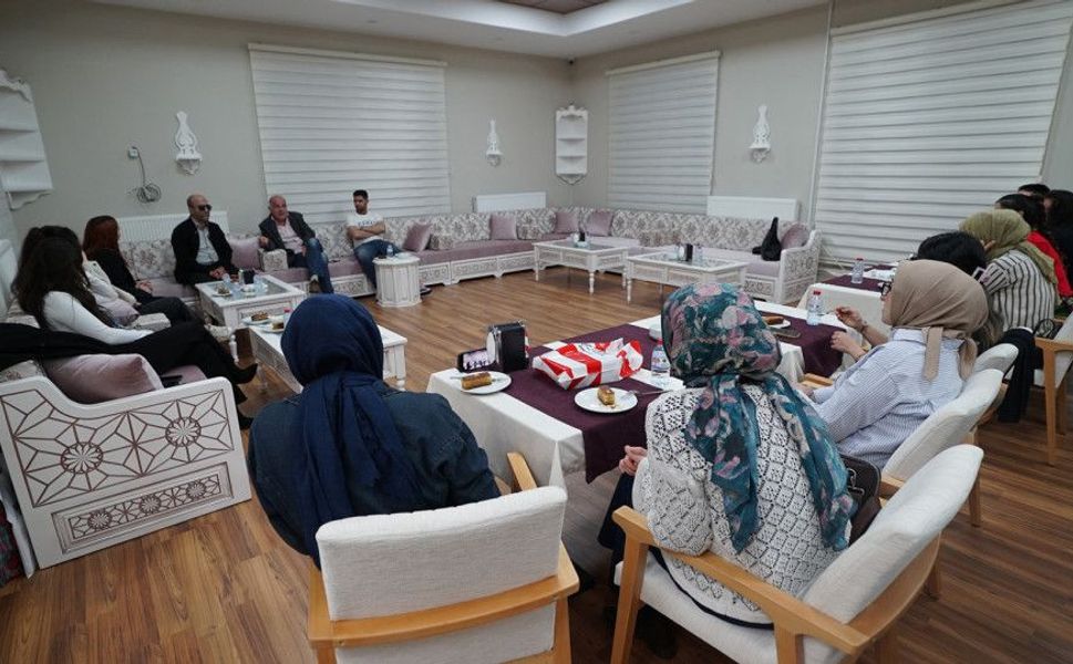 Uluslararası Yazarlar Tecrübelerini Gençlerle Paylaştı