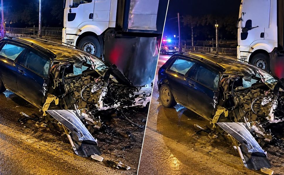 Kahramanmaraş’ta TIR’a Çarpan Otomobil Hurdaya Döndü