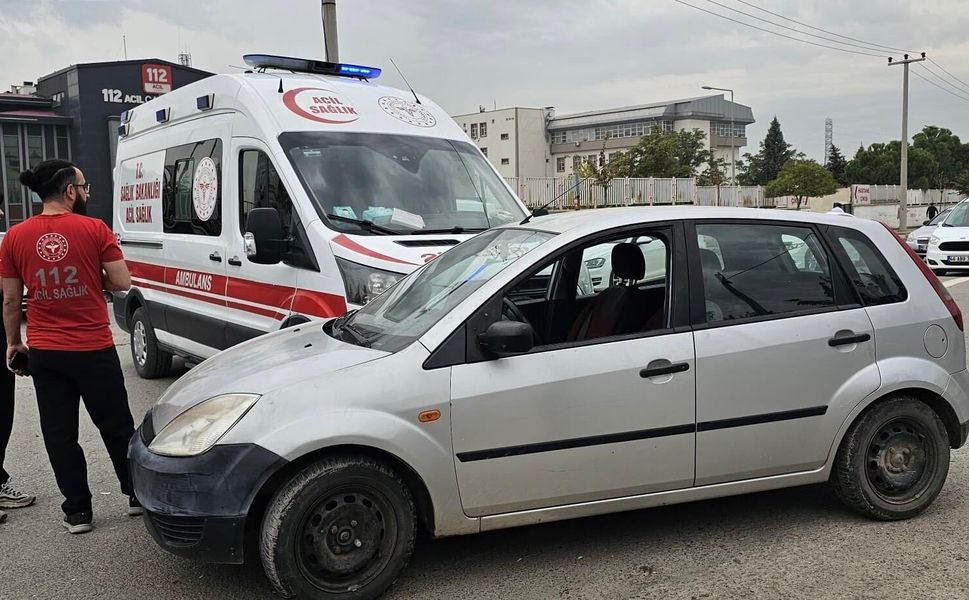 Kahramanmaraş’ta Otomobil ile Ambulans Çarpıştı