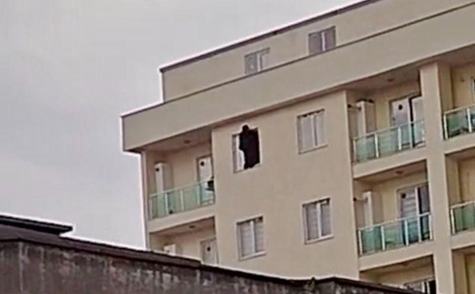 Kahramanmaraş’ta Penceredeki Kadın İçin Ekipler Harekete Geçti