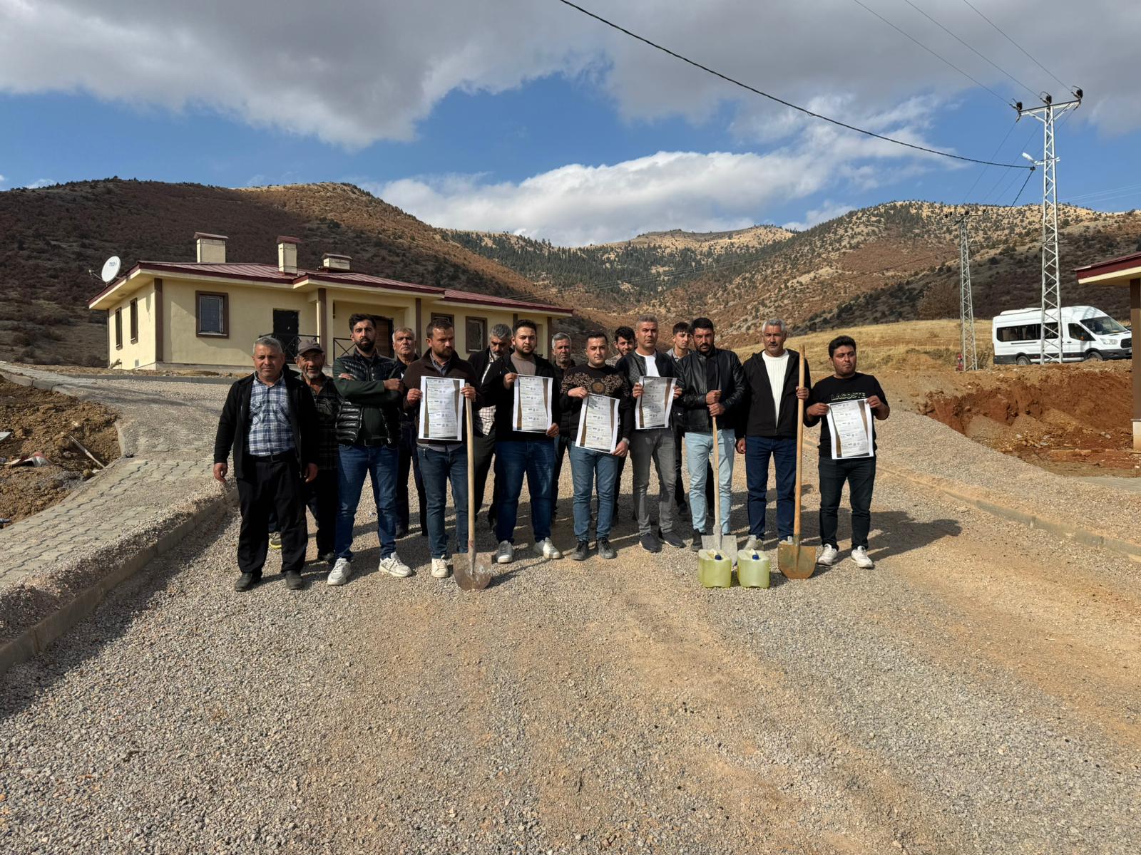 ANA YÜKLENİCİ AHES MİLENYUM İNŞAAT’A 48 SAAT ÜLTİMATOM: “ÖDEME YAPILMAZSA BİNALARI SÖKECEĞİZ!”