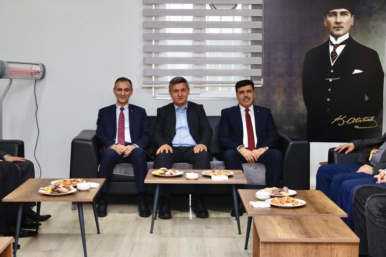 Büyük 76486968 5Ad5 44F3 B6Fe 9840Be0D8666